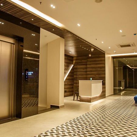 Hotel Galore Inn Mysore Bagian luar foto