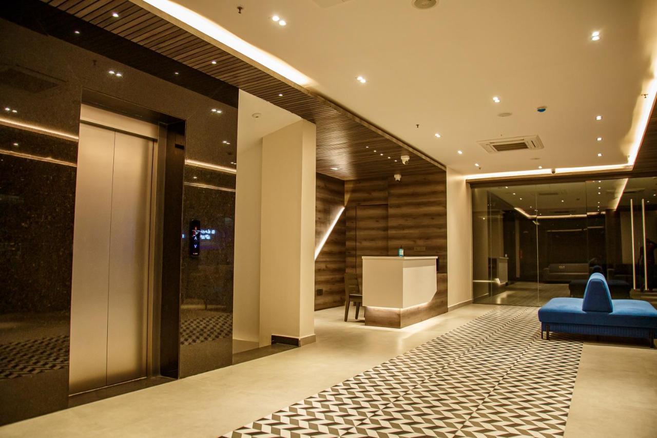 Hotel Galore Inn Mysore Bagian luar foto