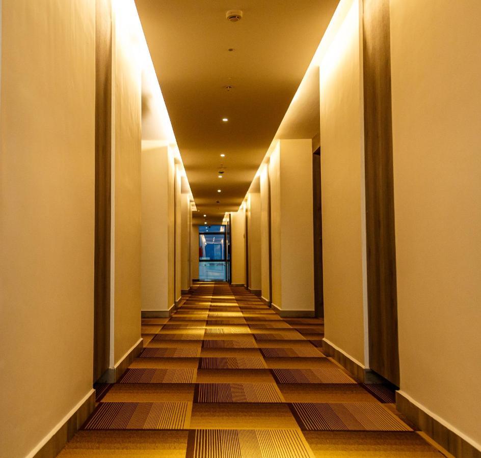 Hotel Galore Inn Mysore Bagian luar foto